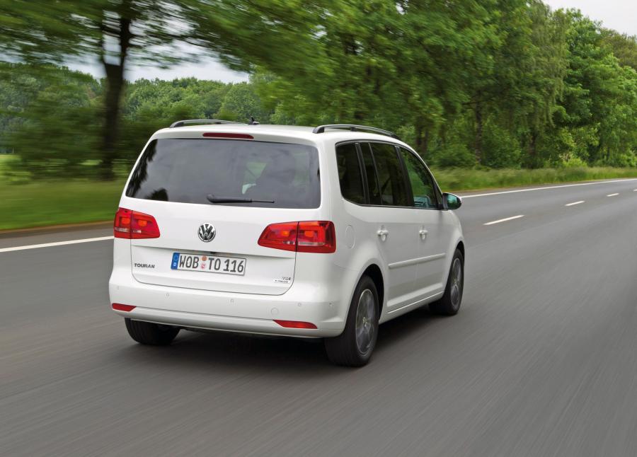  Volkswagen Touran 2010 года  (фото 33 из 46)